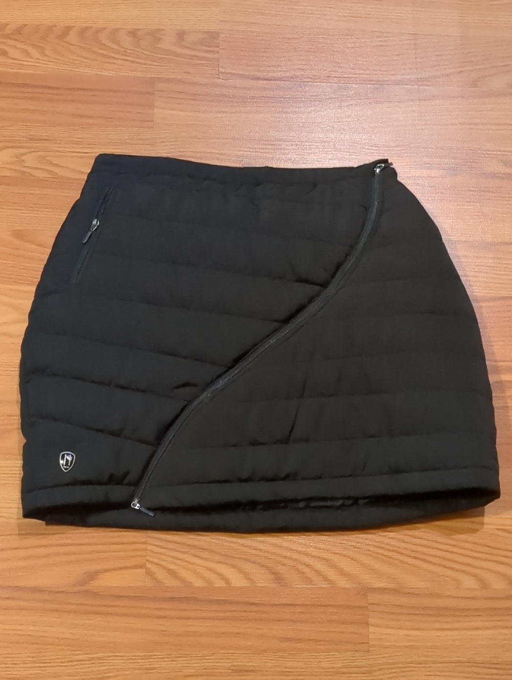Neve Designs Krista Quilted Puffer Skirt Black Medium Insulated Apres Ski Mini